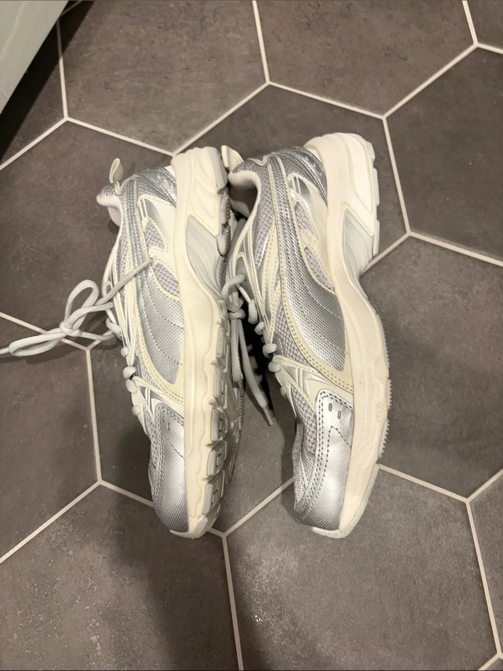 PUMA Women's Milenio Tech Running Shoes Size 8.5